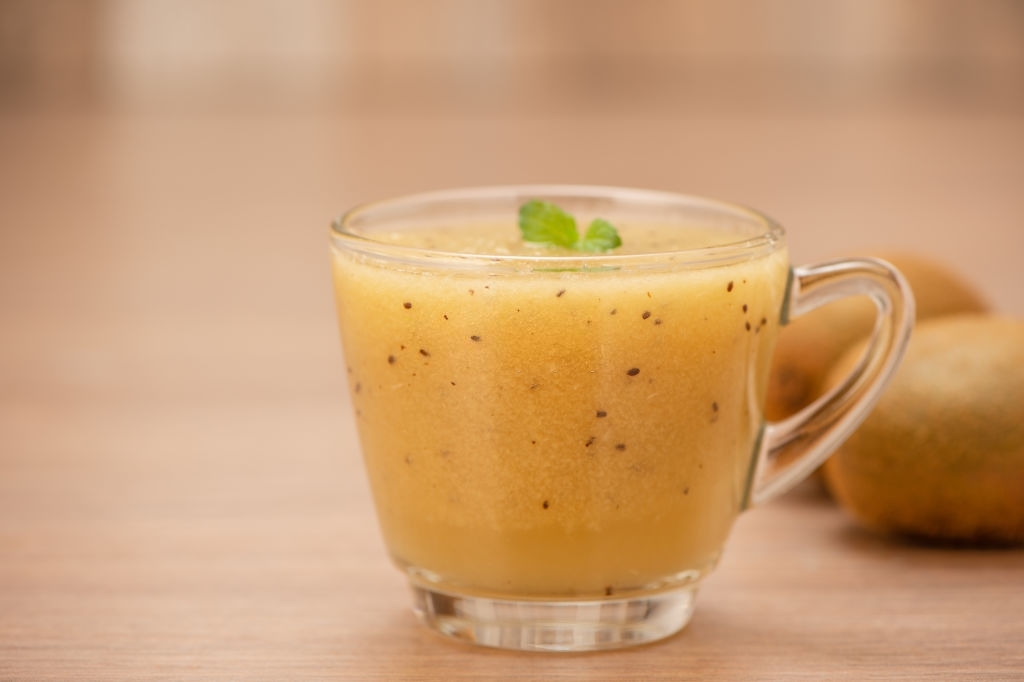 make kiwi pineapple juice in easy steps